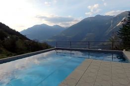 Ferienwohnung mit Pool in Thel Leuk mit Bergsicht